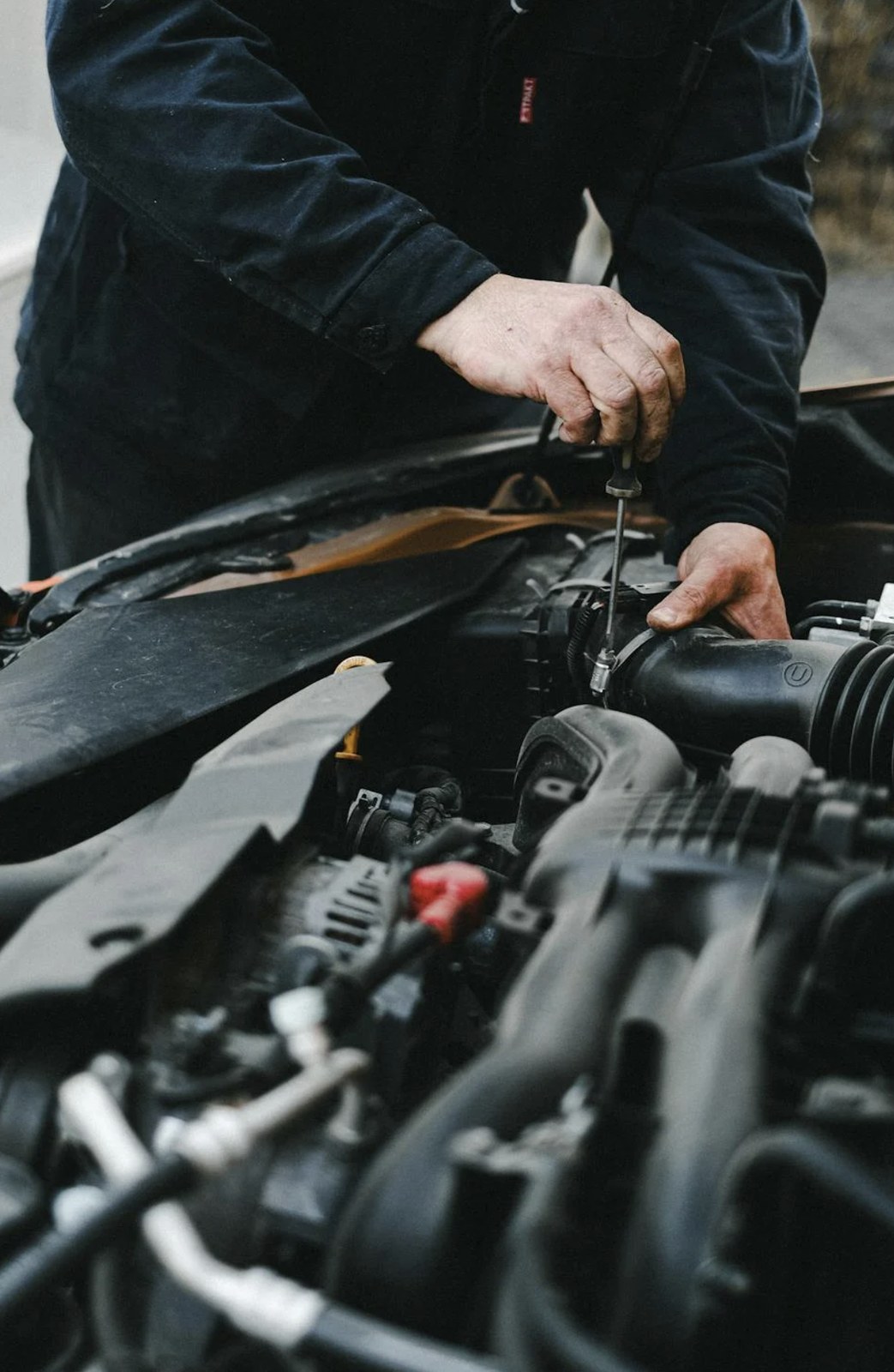 Santa Rosa mobile mechanic at work during a service visit
